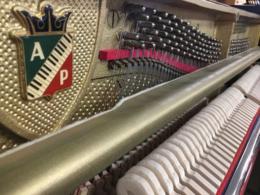 Piano Petrof